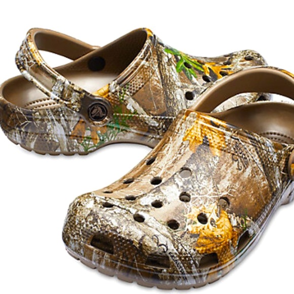 🪵 NWT • Crocs • 👨🏻9 or 👩🏻11 • RealTree🪵Edge